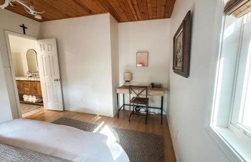 Lakeside Cabin - Serene Retreat with Lake Monroe Views and Wraparound Deck in Brown County - Foto 40