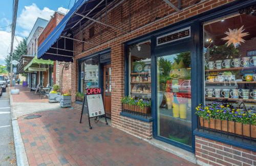 Cherry Street Loft (A) Pet-Friendly & In the Heart of Downtown Black Mtn! - Foto 17