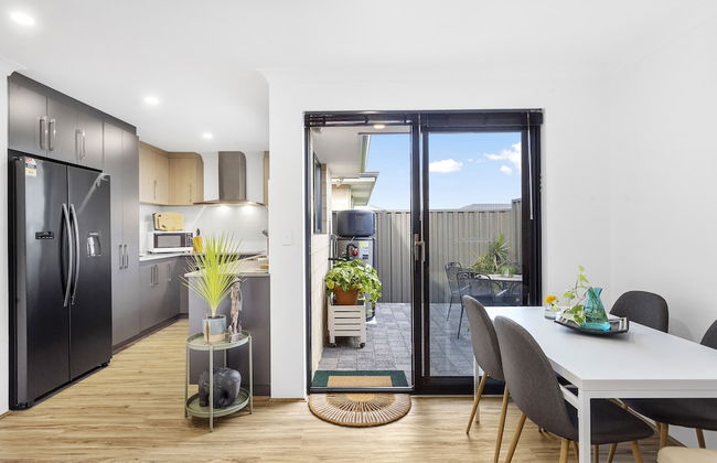 Perth Airport Hideaway - Photo 20