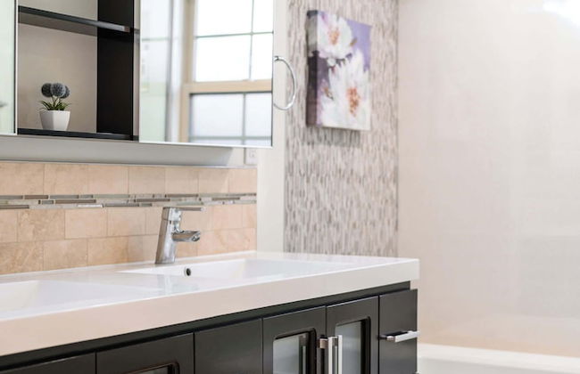 Luxury Estate With Sparkling Pool & Elegant Amenities - Foto 53