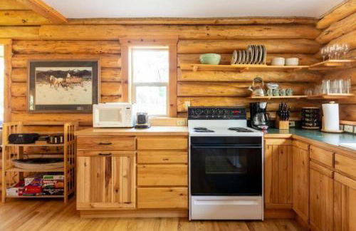 Peaceful Waterfront Log Cabin near Crater Lake National Forest, Oregon - Foto 59