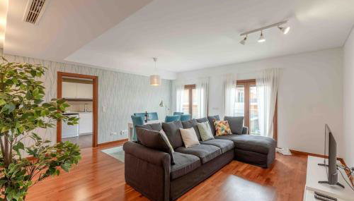 Modern 2 bedroom apt 20 min from city center - Foto 5