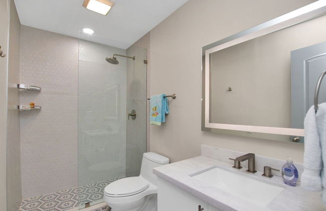 Bayfront Townhouse Located In The Lush Tropical Setting Of Rock Harbor Club. 2 Bedroom Condo by RedAwning - Foto 23