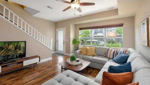 Amazing Urban Townhome near Breweries and River! - Foto 3