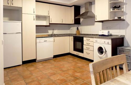 Apartamentos Angelus Plaza Mayor de Graus - Foto 14