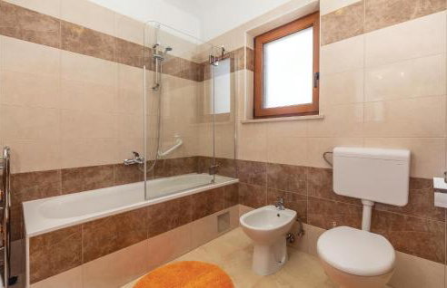 4 Bedroom Beautiful Home In Kunj - Photo 29