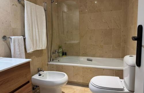 Tu descanso en Marbella, relax, golf y playa - Photo 2