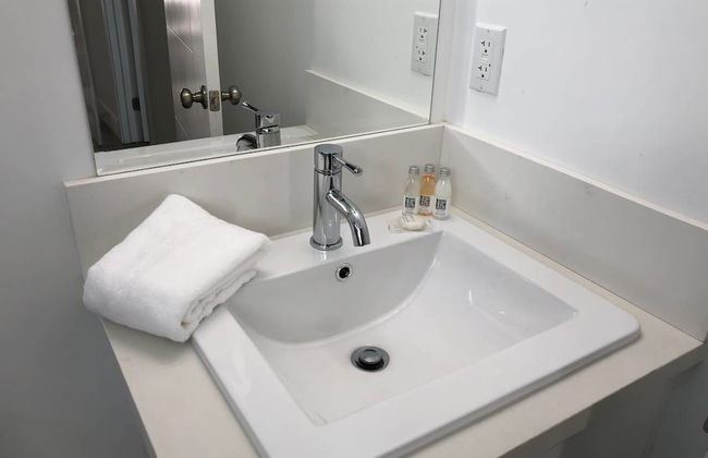 Brand NEW Luxury Spacious 3bdr Townhome Close to 3rd St - Photo 12