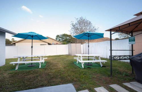 Family Home with Pool, Game Room, and Grill Near Disney - Foto 33