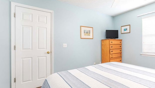 Beach Song by Tybee Vacation Rentals - Foto 3, Habitación