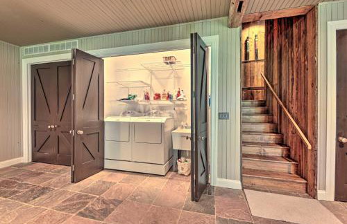 Luxe Barndominium with Home Gym, Theater, and More! - Foto 26