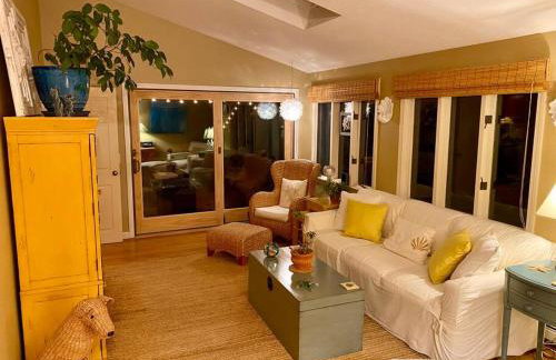 West Falmouth Escape - Foto 2