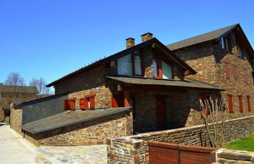 Casa adosada con gran jardín en Fontanals - Foto 2