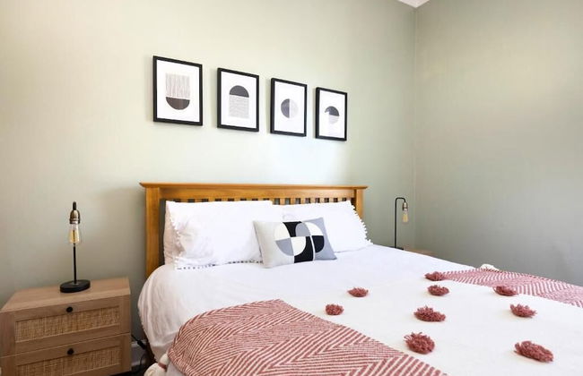 JOIVY Cosy Flat Next to Haymarket - Photo 5