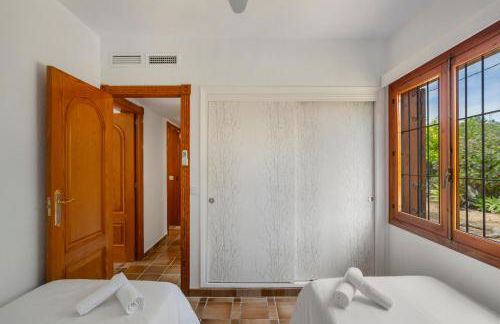 Villa La Font with pool and bbq - Foto 45