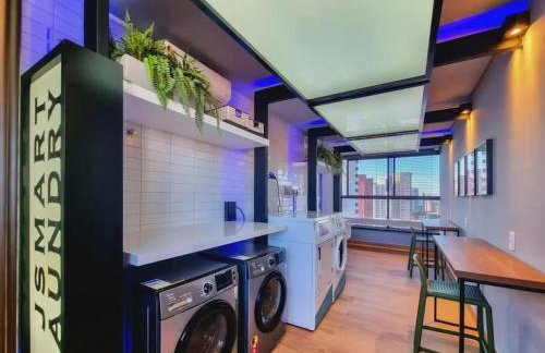 Flat Luxo com Coworking, Academia e Rooftop - WiFi 1Gb - Beira Mar 4 min - Foto 17