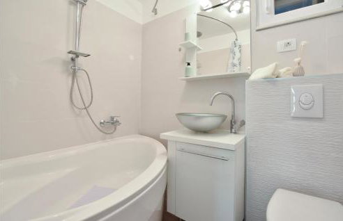 Two-Bedroom Holiday Home In Blato Na Cetini - Photo 20