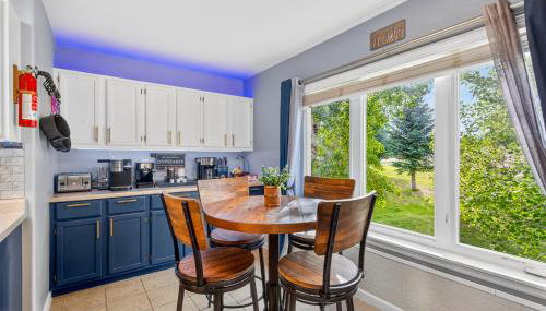 Mountain & Golf View Condo Near Glenwood Springs - Photo 3, stove, pet friendly