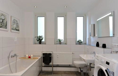 Modern und ruhig, mit Garage & PS4, nahe Messe, RÜ und Uniklinik, voll ausgestattete Küche, Bad mit Dusche und Badewanne - Foto 18