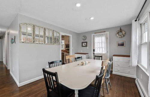 4BR Home | Walk to Beach & Downtown | Parking - Foto 10