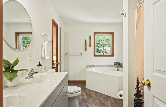 Mews Mountain House by Avantstay Walk to Beach, Hot Tub, Game Room - Foto 33