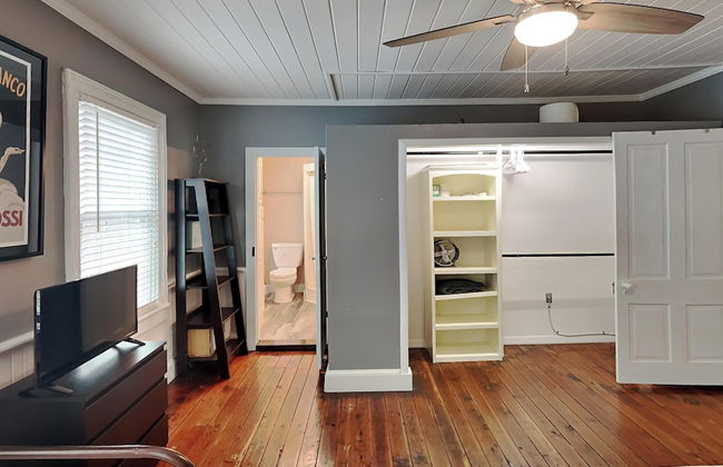 Innerarity House - Photo 14