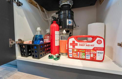 Smart Amenities & Modern Charm – Houston Studio! - Foto 24