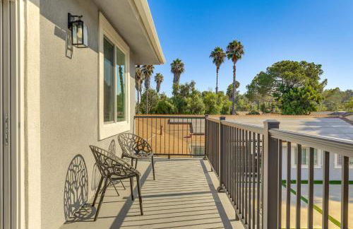 2 Mi to Downtown Escondido Apt with Balconies - Foto 2