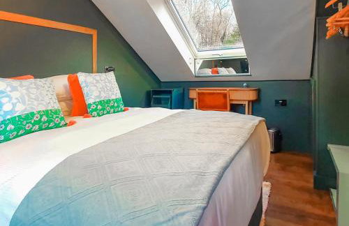 Benchwood House - Photo 17