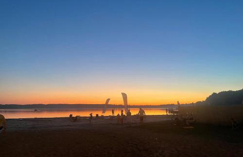 Rumiane pola - stodoła na Mazurach z widokiem na jezioro - Foto 69