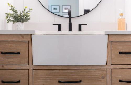 Large Luxury Home with Media Room and Game Room - 10 mins to Campus & Stadium - Foto 34