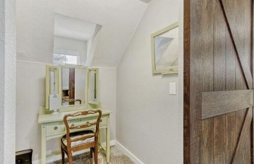 Black Hawk Getaway with Hot Tub cabin - Foto 23