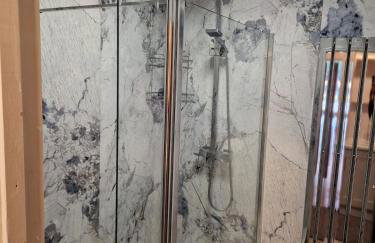 Family-Friendly Detached House Near Leeds and Bradford with Garden - Foto 29