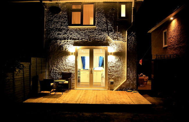 A Modern, Comfy Newly Remodeled 2bd House - Photo 18