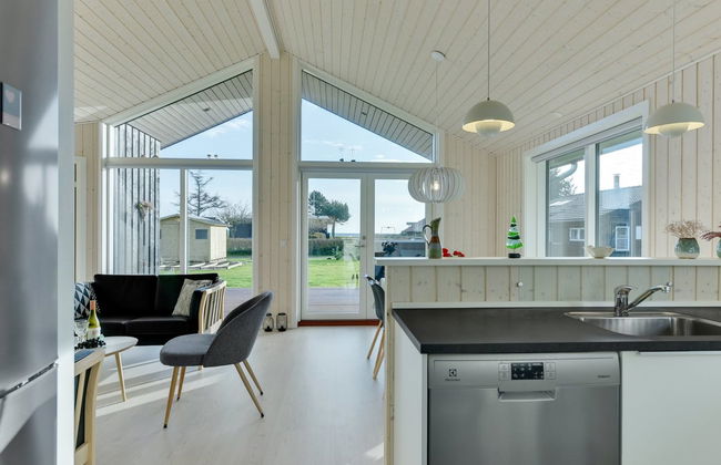 "Sighfrith" - 150m from the sea - Photo 43