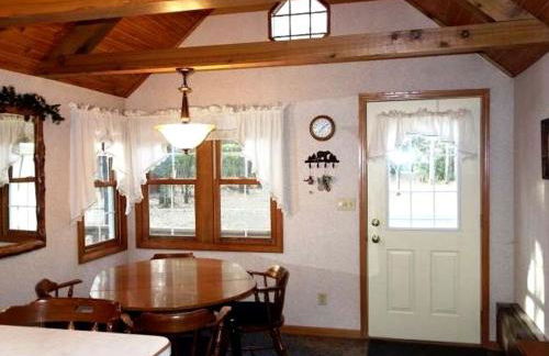 Quiet Lakeside Cabin Rental for Families just Outside of Minocqua, Wisconsin - Foto 8