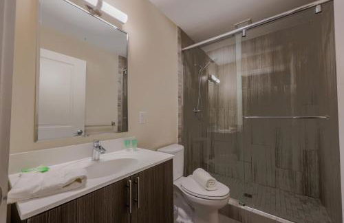 Luxury at 3br 2ba 200mbps Internet - Photo 8