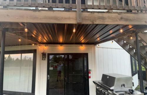 Stunning Cabin Getaway Perfect for Large Groups Situated in Boyne Falls, Michigan - Photo 40