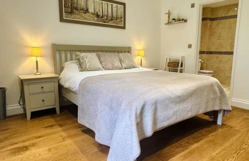 Wisteria Lodge, beautiful home in a great location - Foto 2