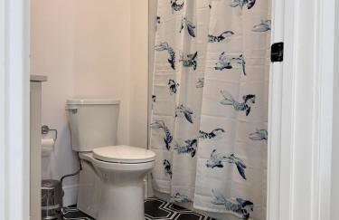 Furnished 2-Bedroom Apartment Prime Location Near South Bay and UMass - Foto 6