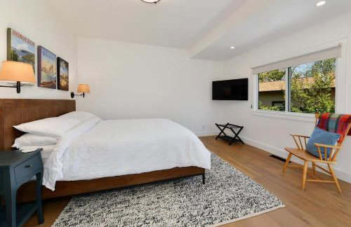 Completely Remodeled Farmhouse With Stunning Views Of Dry Creek Valley - Foto 7