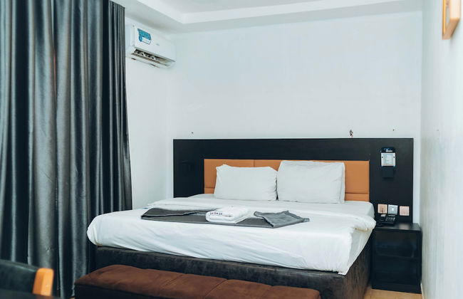 Aaron's Place Luxury Apartments & Rooms - Photo 38