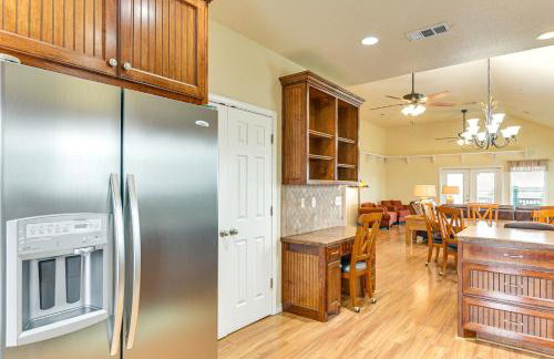 Walk to Beach! Bayfront Coastal Gem in Gilchrist - Foto 8