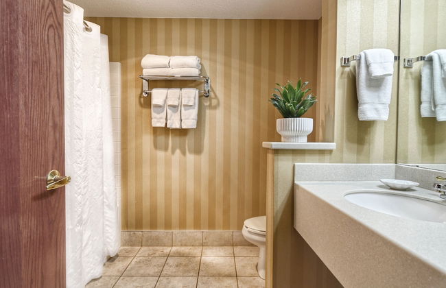 Four Seasons Island Resort - Photo 59