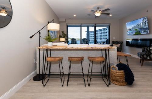 Topsider Condo w/ Stunning Lake Views, Shuffleboard & King Beds - Foto 15