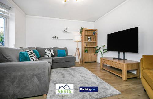 Three Bedroom House By Vesta Serviced Accommodation & Short Lets Borehamwood With Free WiFi & Free Parking - Foto 18