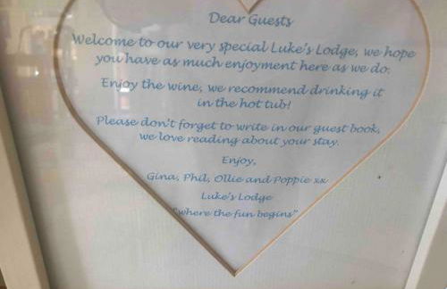 Lukes Lodge, where the fun begins, Woodland View, Hot Tub, dog friendly - Foto 23