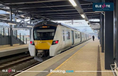 LAST-MINUTE SPECIALS l ELEGANT HOUSE l WEMBLEY STADIUM LOCATION, FREE PARKING, 5 MIN TO BRENT CROSS WEST STATION, SLEEPS Up to 6 l Elevate Living Estates Short Lets Cricklewood & BRENT CROSS - Foto 35