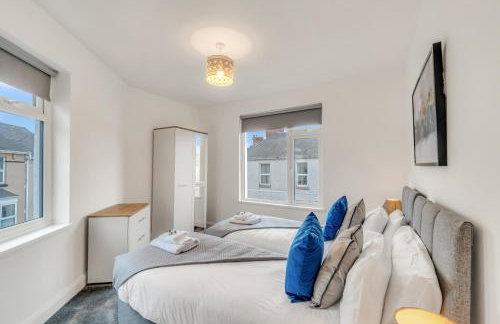 JUNGLE HOT TUB, games room, near eateries, micro brewery, pubs, beauty salons and boutique shops, Argyle, free Netflix, in the heart of Plymouth - Dogs welcome - Hosted by Absolute Accommodation Plymouth - Foto 27