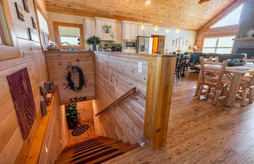 Luxury 4BR Log Cabin Near SIU & Wine Trail - Foto 29